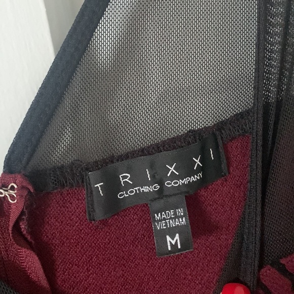 Red and black 3D flower dress with mesh top. - Picture 2 of 4